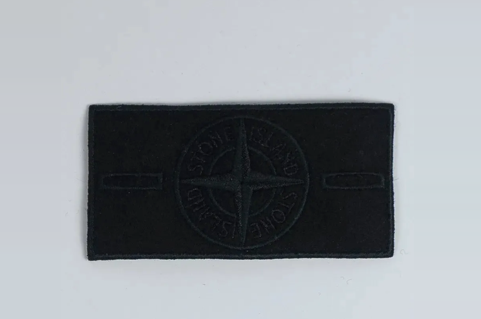Badge brodé amovible noir sur noir, compatible Stone Island